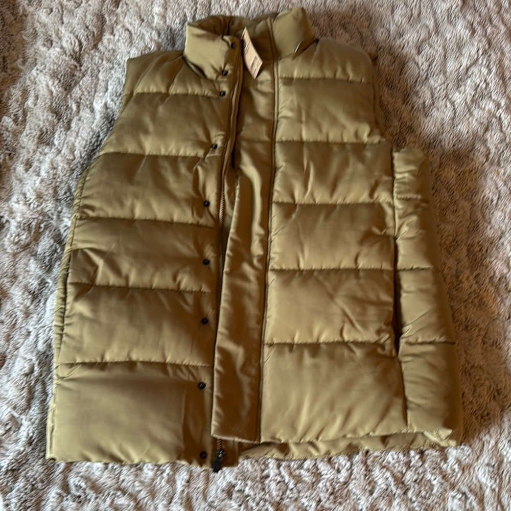 Amazon Men's Olive Green Puffer Vest